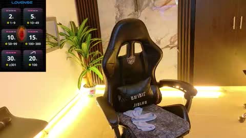 scarlettt_jones online show from October 24, 11:16 pm