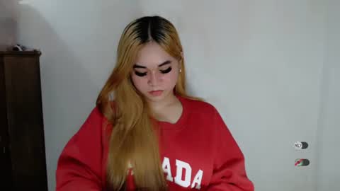 Snapshot of scarletvamp chatting on September 23, 5:19 pm scarletvamp online show from September 23, 5:19 pm