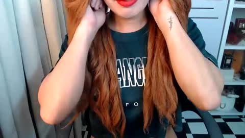 Queen Scarlet online show from March 17, 5:56 am