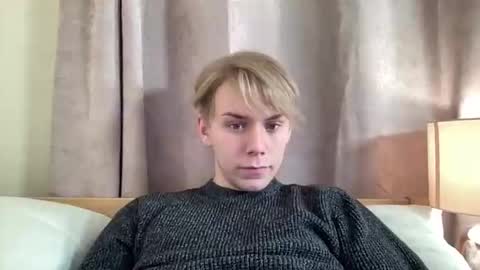 Snapshot of scottish_twink01 chatting on October 2, 1:15 am danny online show from October 2, 1:15 am