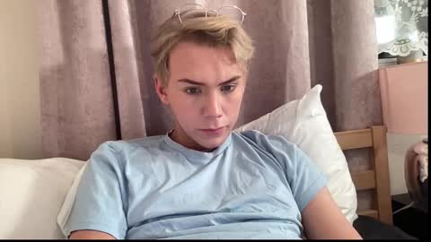 Snapshot of scottish_twink01 chatting on October 7, 11:34 pm danny online show from October 7, 11:34 pm
