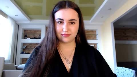 Snapshot of sea_cocktail chatting on February 11, 12:15 pm Elizabeth online show from February 11, 12:15 pm