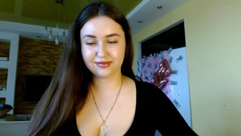 Elizabeth  online show from May 15, 9:39 am