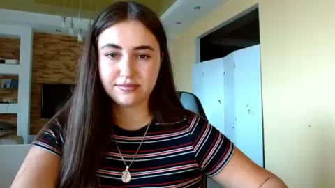 Elizabeth  online show from June 18, 9:14 am