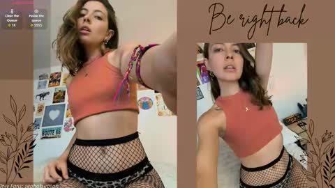 Snapshot of seahotseason chatting on October 17, 2:10 pm Aria Independent model online show from October 17, 2:10 pm