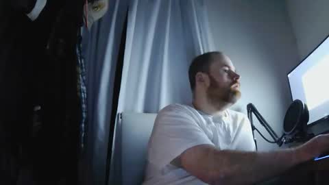 seanv26 online show from December 3, 3:40 am