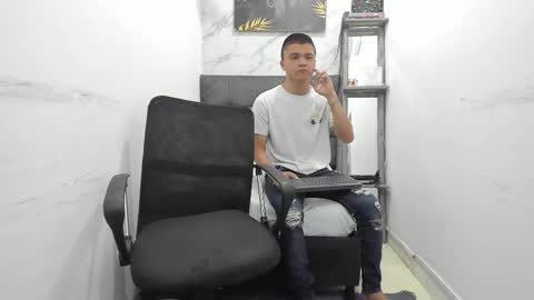 ely online show from February 19, 11:04 pm