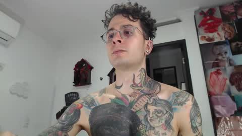 Snapshot of sebasbigdick_ chatting on February 14, 3:00 am spityio instagram online show from February 14, 3:00 am