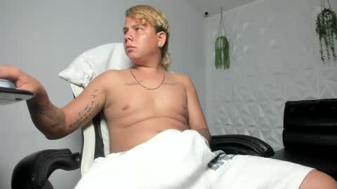 sebastiannoir1 online show from April 1, 3:09 pm