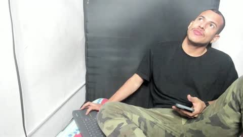 Snapshot of sebastianp13 chatting on December 15, 1:43 pm sebatian palacios online show from December 15, 1:43 pm