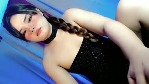 kwen online show from February 24, 5:49 pm