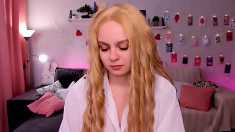 Vivien online show from March 16, 9:13 am