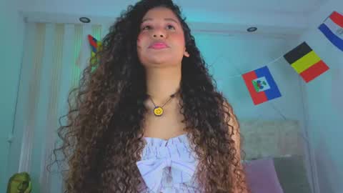 secretestrell online show from July 3, 5:01 am