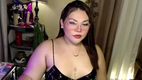 Its me Jazzi online show from July 6, 6:43 am