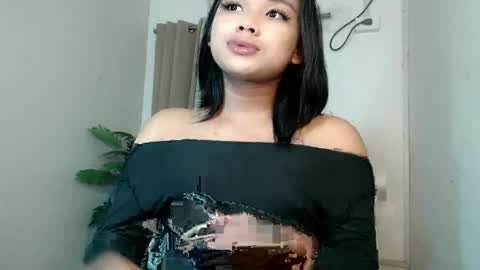 Deluxe online show from July 8, 8:34 pm