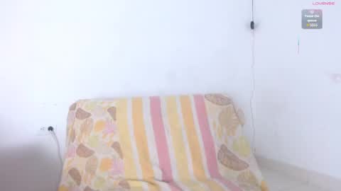 Estefany online show from April 28, 12:20 pm