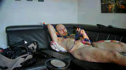 Snapshot of seeebi chatting on December 8, 7:58 am Sebastian online show from December 8, 7:58 am