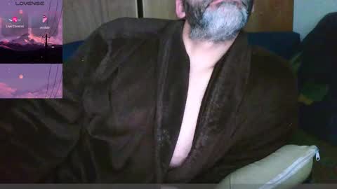 Snapshot of seewolf1000 chatting on February 2, 6:14 am seewolf1000 online show from February 2, 6:14 am