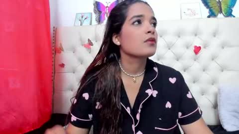 selena_beautyy online show from June 12, 7:02 pm