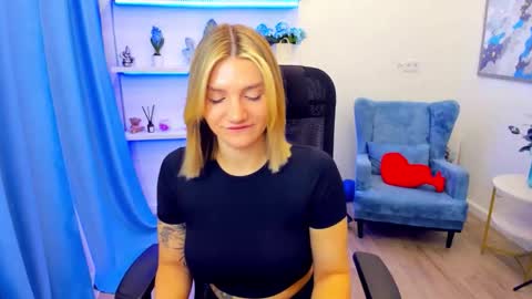 selenaemoore online show from May 2, 7:30 pm