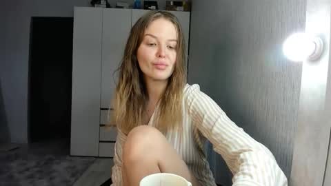 selenagentle online show from February 2, 3:15 am
