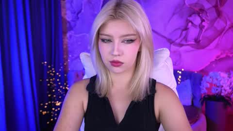 selenairis online show from September 18, 7:56 am