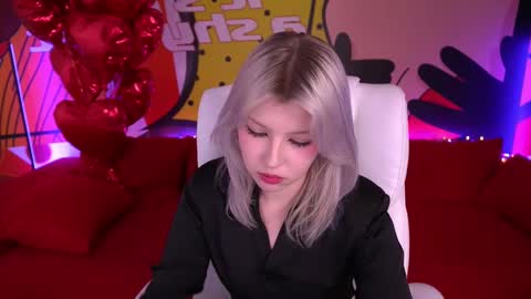 selenairis online show from March 10, 5:18 pm