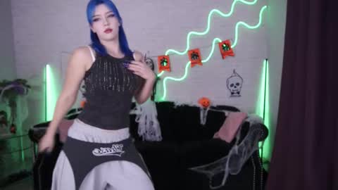 selenairis online show from October 28, 9:16 pm