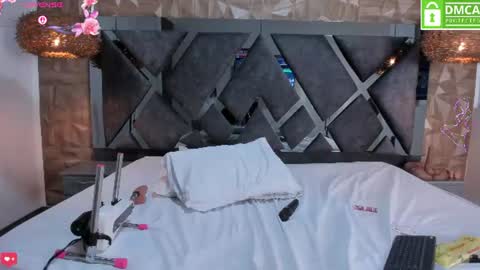 selene__lopez_ online show from June 11, 12:32 am