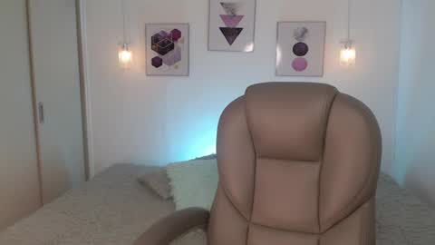 selene_rouse_ online show from July 23, 12:24 am