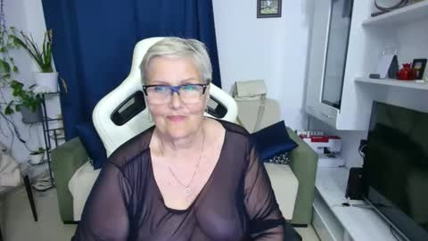 Selenna online show from May 9, 5:52 pm