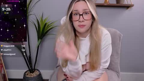 Selina Mae online show from November 29, 4:42 am