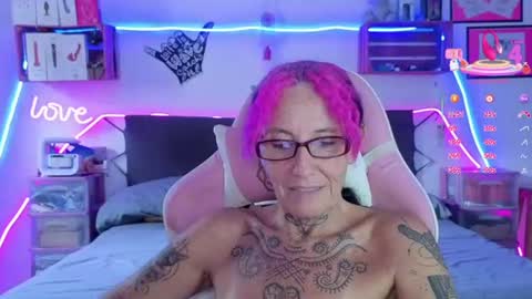 Selvaggia Del Caribe online show from June 23, 5:52 pm