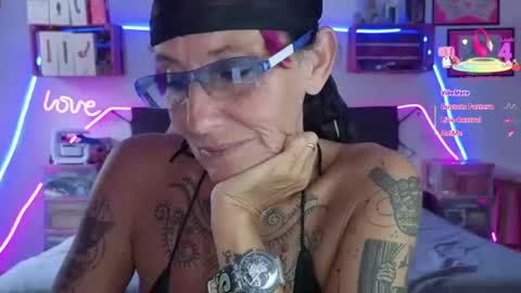 Selvaggia Del Caribe online show from July 22, 4:53 pm