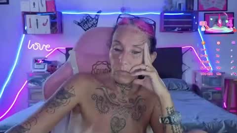 Selvaggia Del Caribe online show from July 28, 6:20 pm