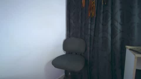 sem_alas online show from April 25, 6:37 am