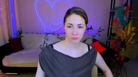 sensitiveheartt online show from May 22, 11:39 am