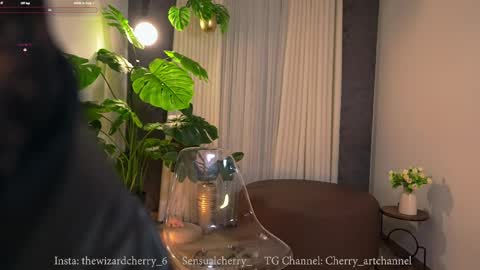 Maria- OF sensual bee online show from May 10, 12:17 am
