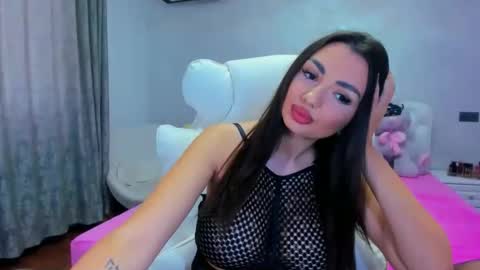 EllaRossa online show from April 10, 11:04 am