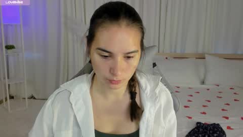 Snapshot of seraphineclark chatting on October 6, 2:18 am Seraphine online show from October 6, 2:18 am