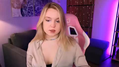 Serena online show from February 22, 1:36 pm