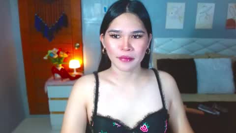 serenastra online show from March 3, 1:01 am