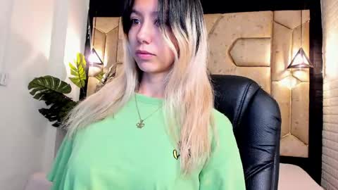 Serene online show from May 26, 1:28 pm
