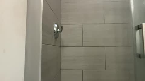 Serenity Bee   online show from March 13, 4:54 pm