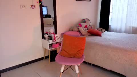 Serenna Cruz online show from July 21, 8:44 pm