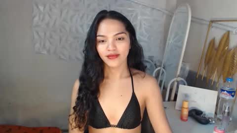 Bella online show from April 29, 2:44 pm