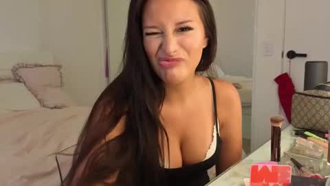 Sienna A online show from December 16, 12:29 am