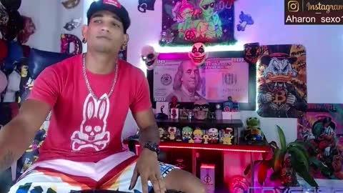 Aharon  ravelo online show from February 22, 4:27 am