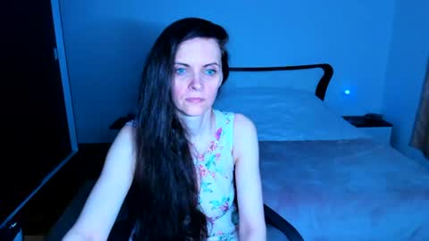 sexqueen1111 online show from June 22, 4:47 pm