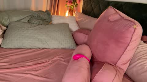 sexredqueen online show from March 11, 9:40 pm